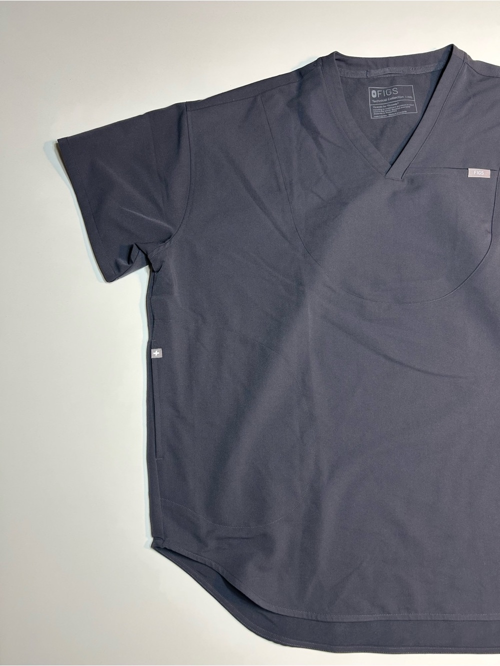 FIGS Men's Chisamba Scrub Top Graphite Grey Technical Collection V-Neck XL